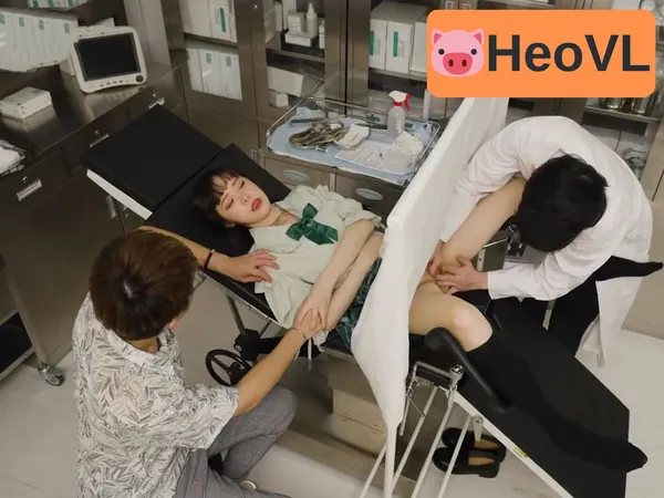 sex spider girl Chồng dẫn vợ đi khám phụ khoa gặp phải bác sĩ nam biến thái